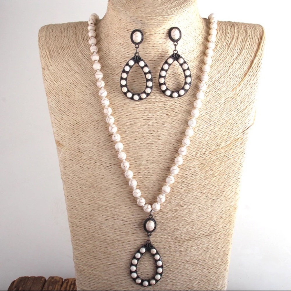 Boho Ivory Stone Beaded Necklace Pendant Set - Picture 2 of 2
